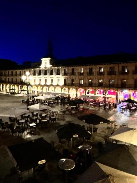 Arquitecto De La Vida- Plaza Mayor Leão Exterior foto