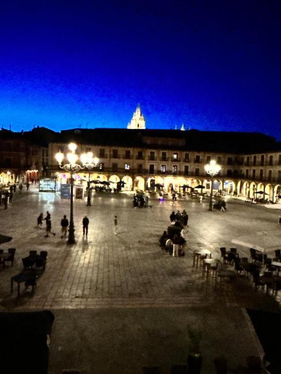 Arquitecto De La Vida- Plaza Mayor Leão Exterior foto